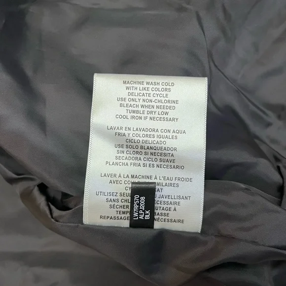 🆕 Levi's Black Bomber Jacket with Silver Zipper: Unisex - Picture 5 of 10